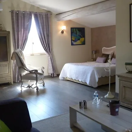 Mas De Chantounette Bed & Breakfast Cheval-Blanc