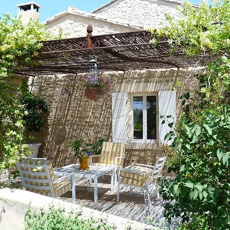 Mas De Chantounette Bed & Breakfast Cheval-Blanc